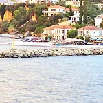 Agali 2 Superior Mezonet Front Of The Sea Apartament