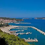 Agali 2 Superior Mezonet Front Of The Sea * Akrogiali