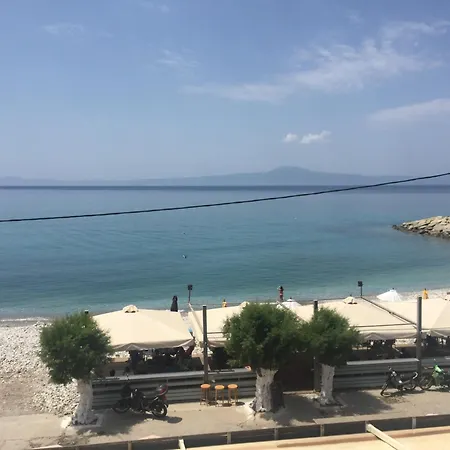 Lägenhet Agali 2 Superior Mezonet Front Of The Sea Akrogiali