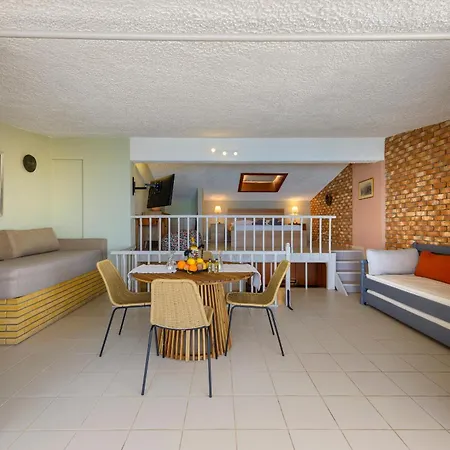 Agali 2 Superior Mezonet Front Of The Sea Apartament Akrogiali