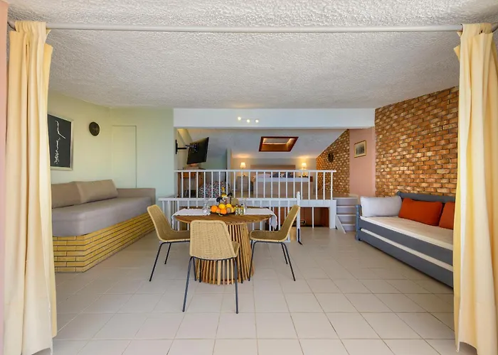 Agali 2 Superior Mezonet Front Of The Sea Apartamento Akrogiali