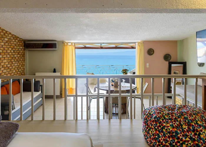 Agali 2 Superior Mezonet Front Of The Sea Apartament Akrogiali